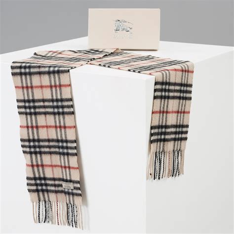 burberry halsduk äkta